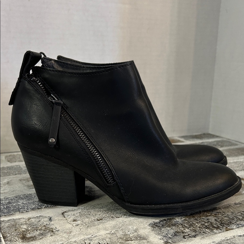 DV by Dolce Vita Faux Leather Black Ankle Boots Double Zippers